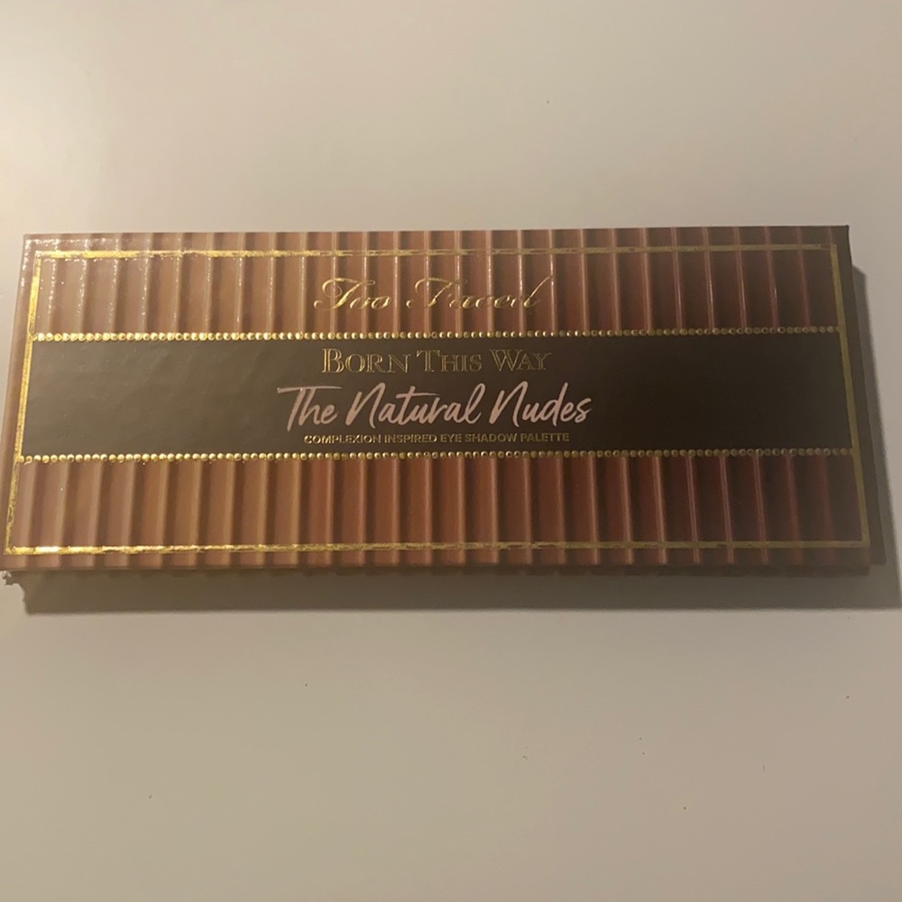 Too Faced Born this way palette